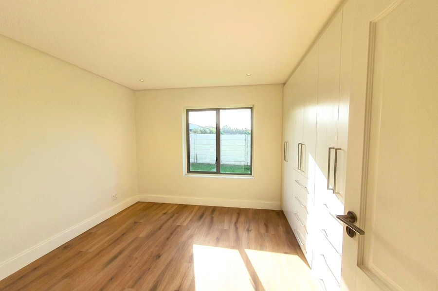 4 Bedroom Property for Sale in Vierlanden Western Cape